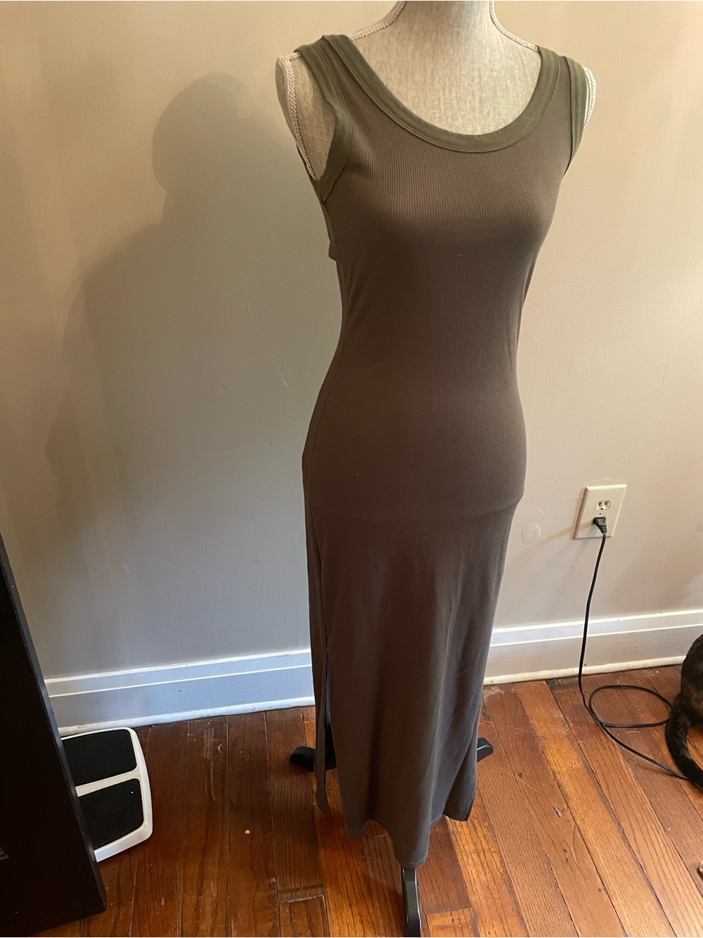 IT’S Olive Green Ribbed Tank Maxi Dress Side Slits Size Medium